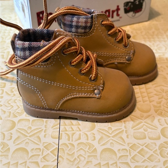 Vintage Bonnie Stuart Tan Baby Shoes - Picture 5 of 8